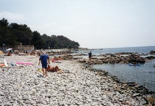 Stony beach in Saint Raphaël (July 1999) Stony beach in Saint Raphaël (July 1999)