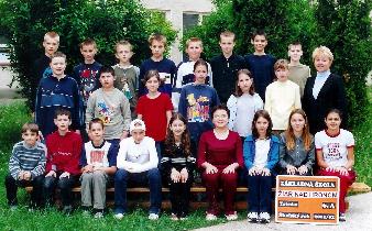 Tomáško with his classmates (June 2002) Tomáško with his classmates (June 2002)