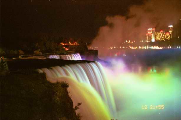 Niagara Falls at night (October 2002)