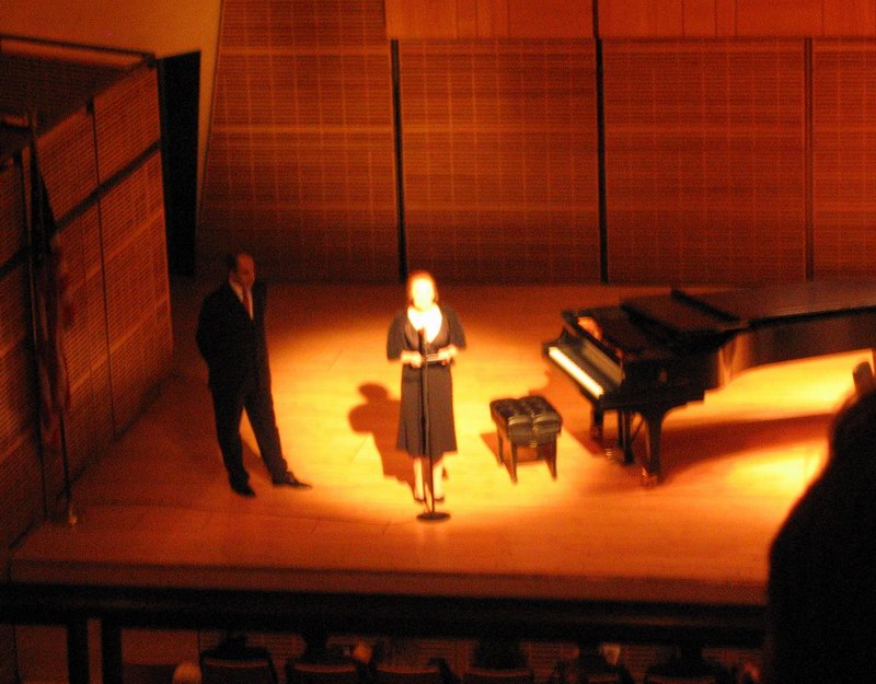 State secretary of the Ministry of Foreign Affairs of Slovak Republic Mrs. Magdaléna Vášáryová and Ambassador of the Slovak Republic to UNO Mr. Peter Burian open the concert.
