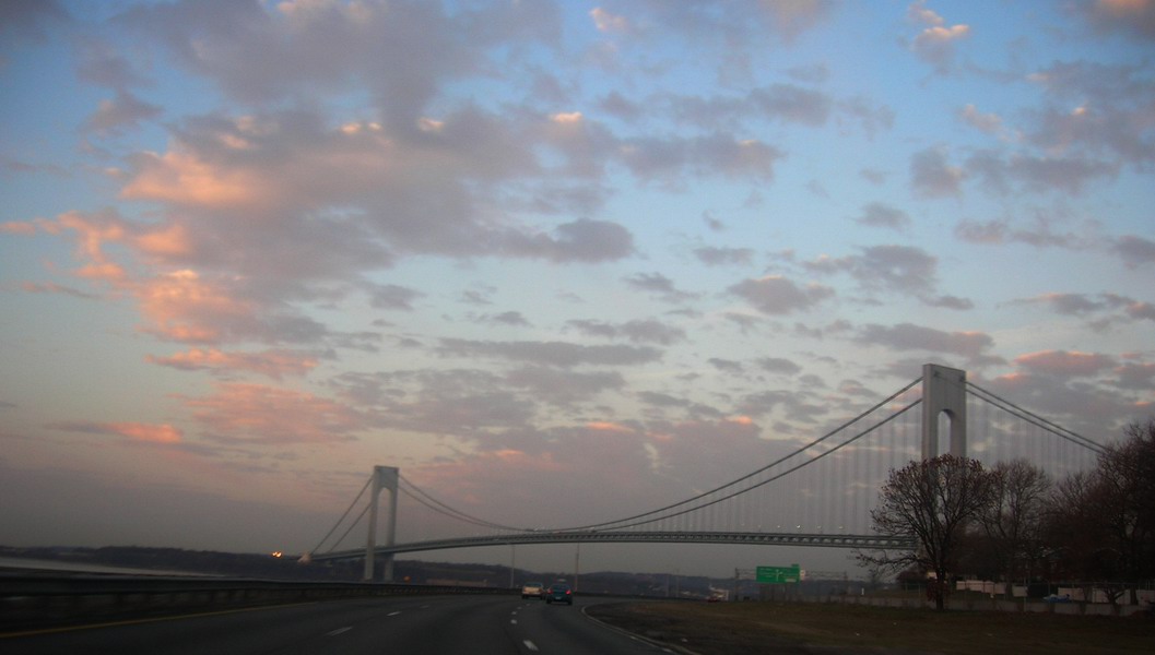 Verrazanv most ($9 za pejezd) (December 2005)
