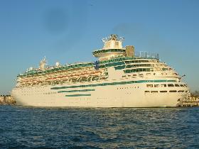 Giant cruise ship Majesty of the Sea. (December 2005) Giant cruise ship Majesty of the Sea. (December 2005)