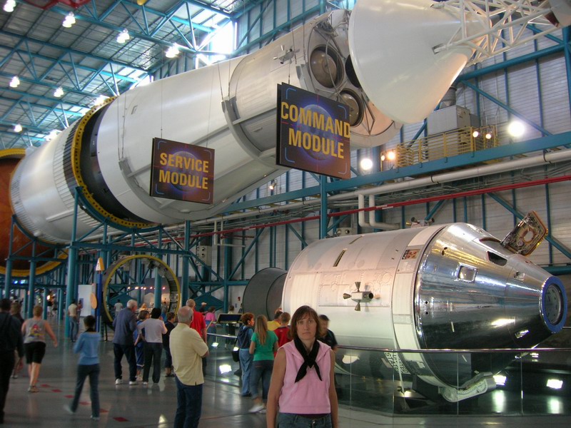 Milena and head of Saturn V with all modules. (January 2006)
