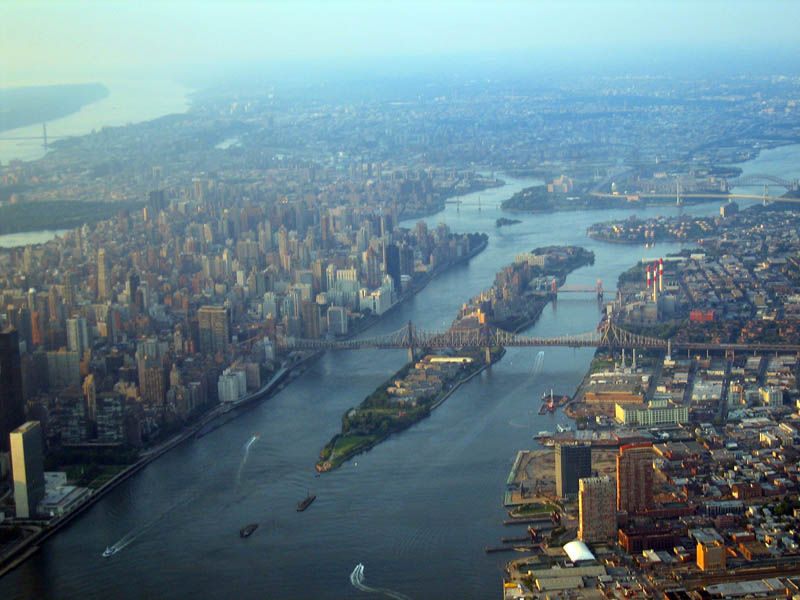 Jojo took this picture of the Roosevelt Island - the place where Milena and Stan got married just few weeks ago