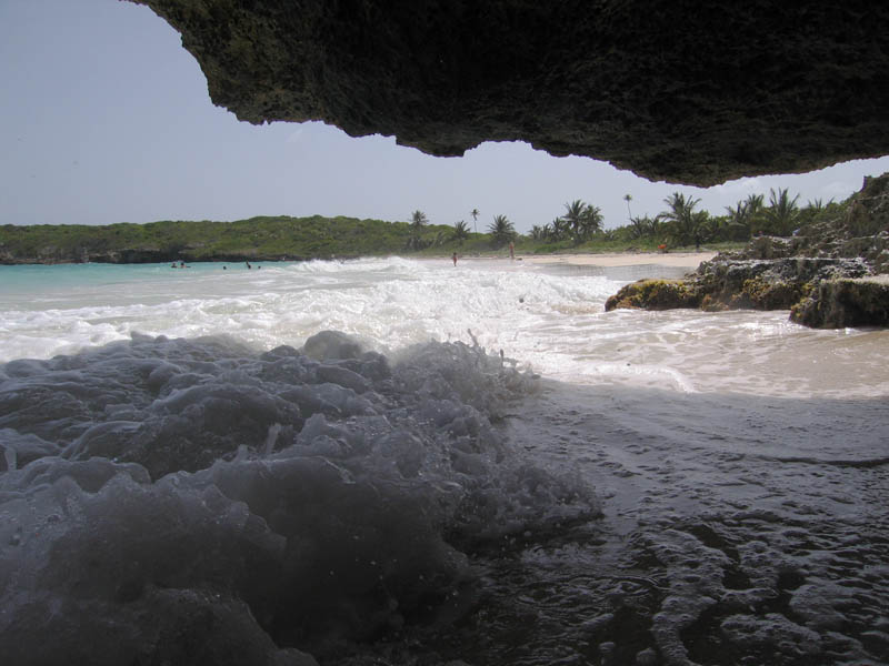 The sea cave atNavio Beach picture 9538