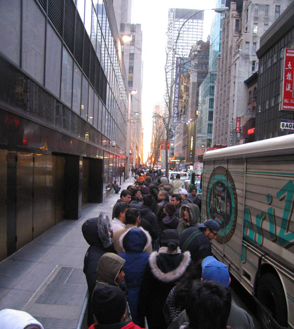 Sunrise seen from the line to Nintendo World Store 