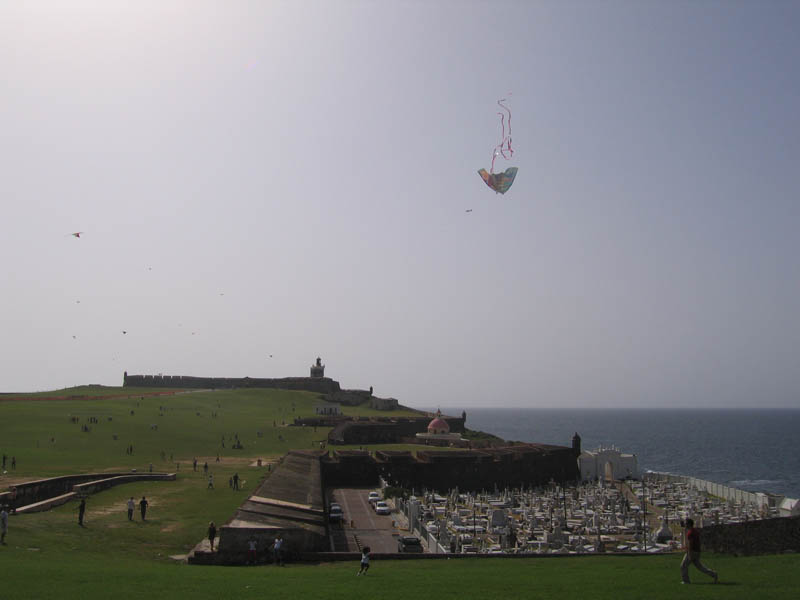 Kites at El Morro picture 15968