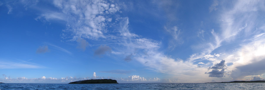 Panoramatick pohad na Isla de la Chiva - vetky mon typy oblakov na jednom nebi