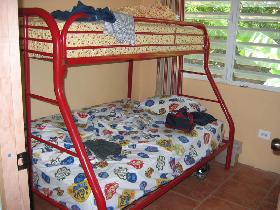 Bed in the guest room (August 2007) Bed in the guest room (August 2007)
