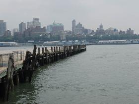View over East River to Brooklyn (July 2007) View over East River to Brooklyn (July 2007)