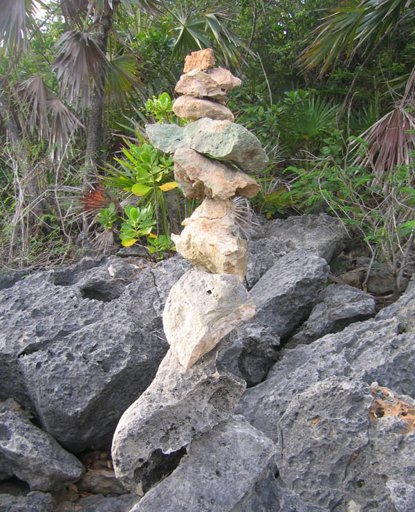 Some sculptures are made of as many as nine rocks (August 2007)