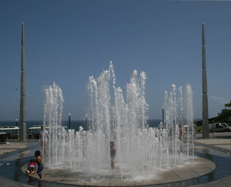 Fountain at Plaza Quinto Centenario