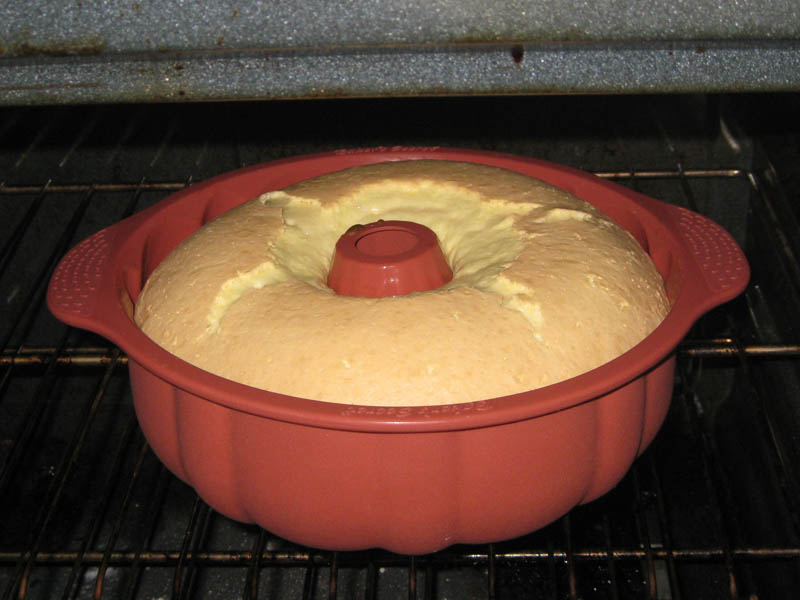 Gluten-free bundt-cake, similar to the one that Katka made for a supperette the other day