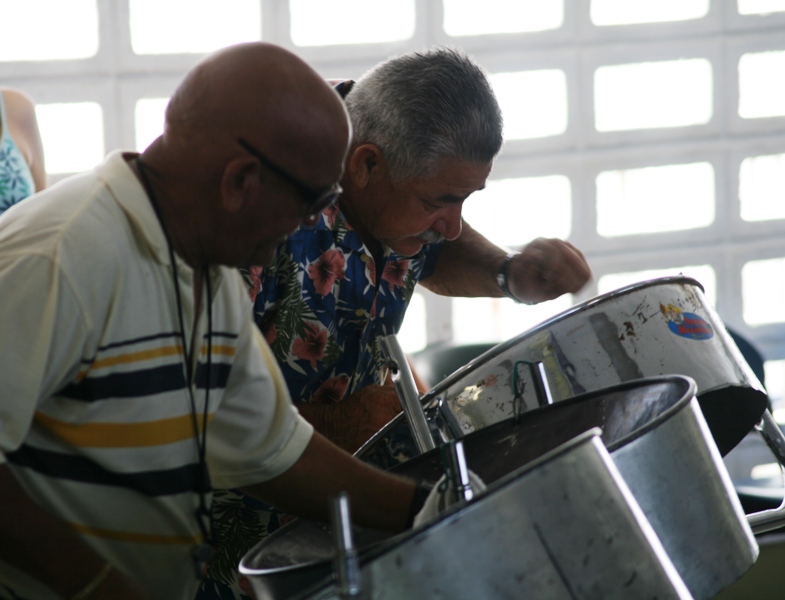 And again the traditional Puertorican musicians