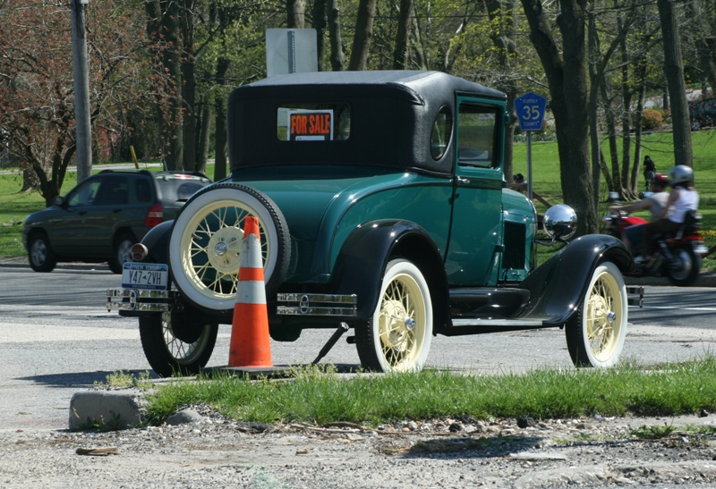 Na predaj - Ford Model T na kriovatke veda cesty