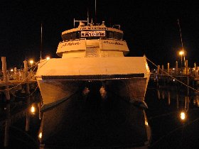 Catamaran laid on a mirror (April 2009) Catamaran laid on a mirror (April 2009)