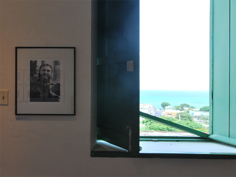 Smiling Fidel in a gallery in U.S. territory? One doesn't see that so often.