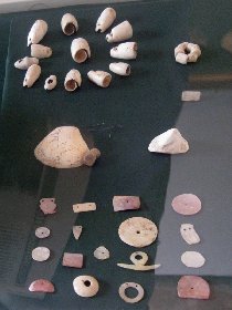 Jewelry in bone, conch shell, stone, and other materials (July 2010) Jewelry in bone, conch shell, stone, and other materials (July 2010)