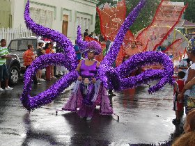 Day 18 - Carnival, BioBay, ... (July 2010) Day 18 - Carnival, BioBay, ... (July 2010)