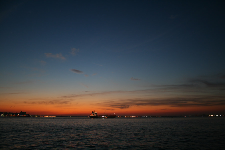 Západ slnka nad Newyorkským zálivom (Júl 2010)