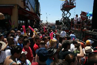 Nathan's Famous HotDog Eating Contest (July 2010) Nathan's Famous HotDog Eating Contest (July 2010)