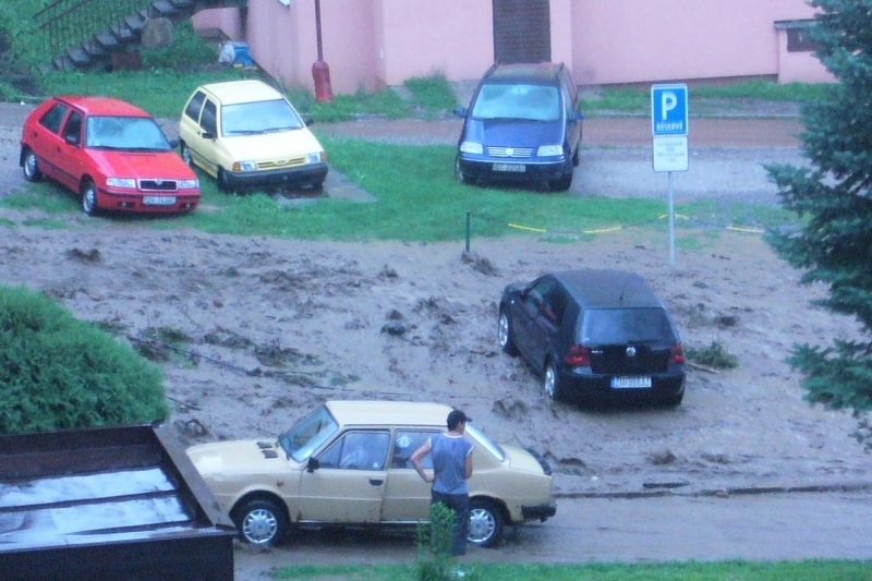 August 16, Kremnica Article with pictures - Stav ohrozenia v Kremnici