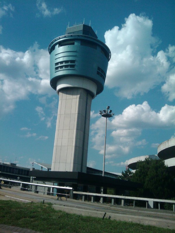 Airport control towers picture 28450