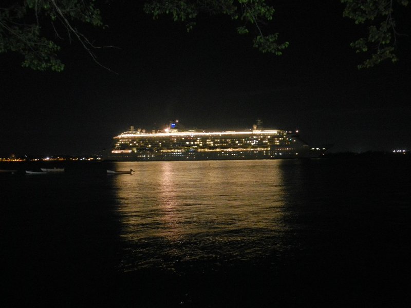 Cruise leaving San Juan