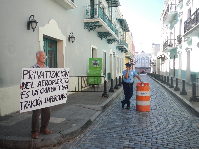 We spoke for a longer while with this gentleman. He speaks also Russian, among other languages.