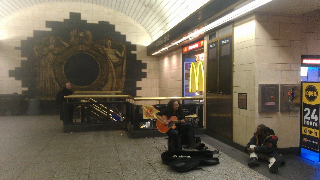 A guitarist at Penn Station picture 32040