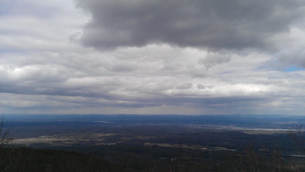 Vhad z Catskill Mountain House na dolie rieky Hudson