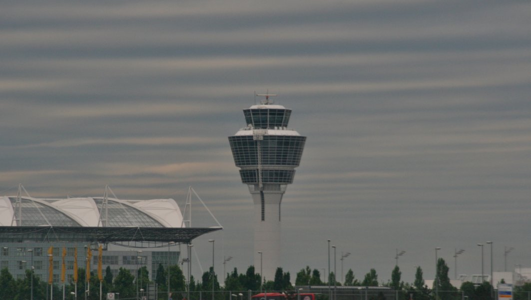 Airport control towers picture 33905