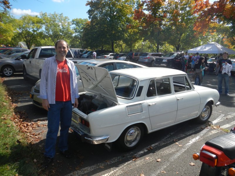 koda 100 with a Slovak license plate