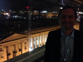 Completely dark White House behind me (December 2013) Completely dark White House behind me (December 2013)