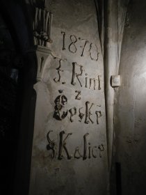 Signature of the last person who arranged the bones (June 2014) Signature of the last person who arranged the bones (June 2014)