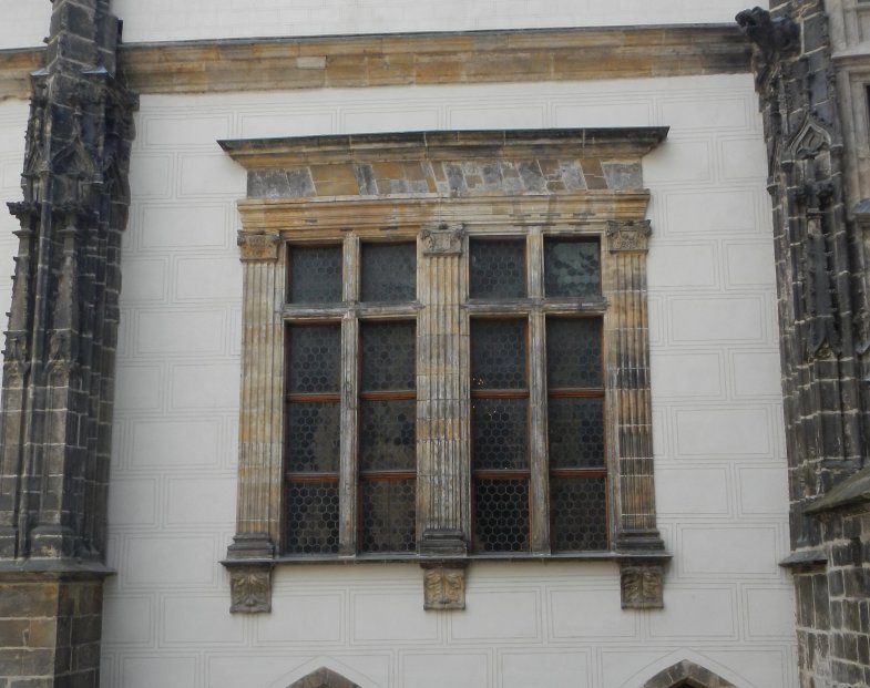 Renesančné okno na Vladislavskej sále v Starom kráľovskom paláci