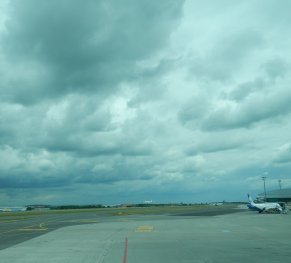 Watching landing airplanes while awaiting for mine to depart (June 2014) Watching landing airplanes while awaiting for mine to depart (June 2014)