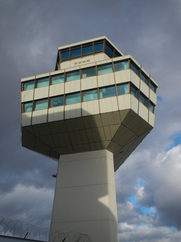 Airport control towers picture 42955