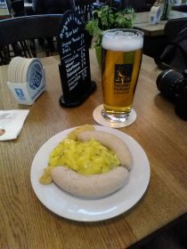 On the airport I ordered "Münchner Wurst mit Kartoffelsalat und Bier" and am ready to go. To be honest, the only thing that tasted well was the beer. (February 2016) On the airport I ordered "Münchner Wurst mit Kartoffelsalat und Bier" and am ready to go. To be honest, the only thing that tasted well was the beer. (February 2016)