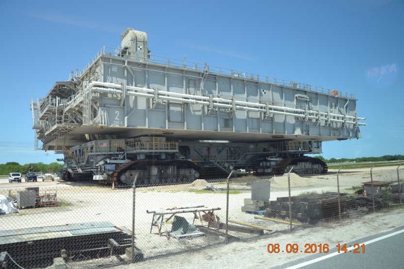 Crawler-transporter - Hans is as old as me