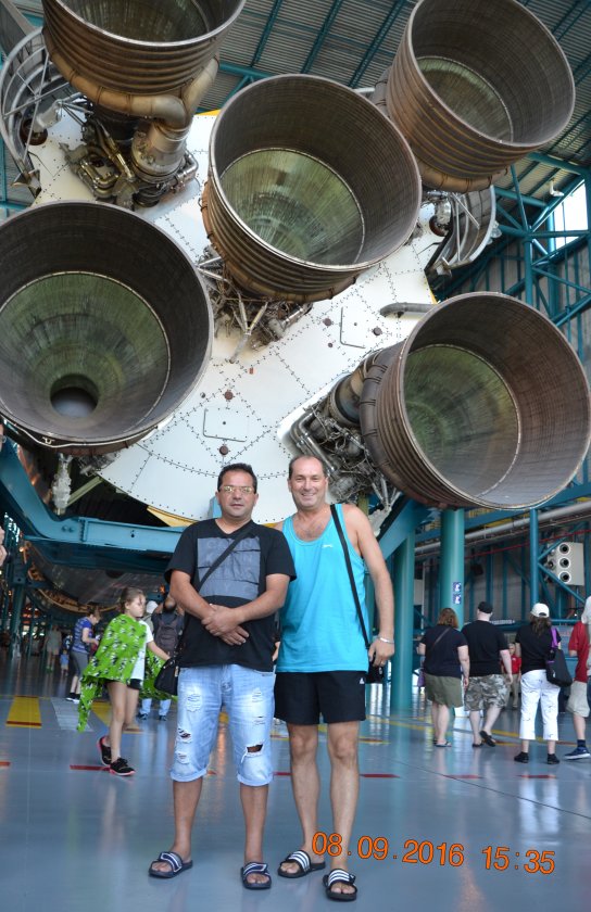 Saturn V rocket engines compared to the objects of known size