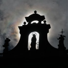 For a short while, sun shone over the cathedral (November 2016) For a short while, sun shone over the cathedral (November 2016)
