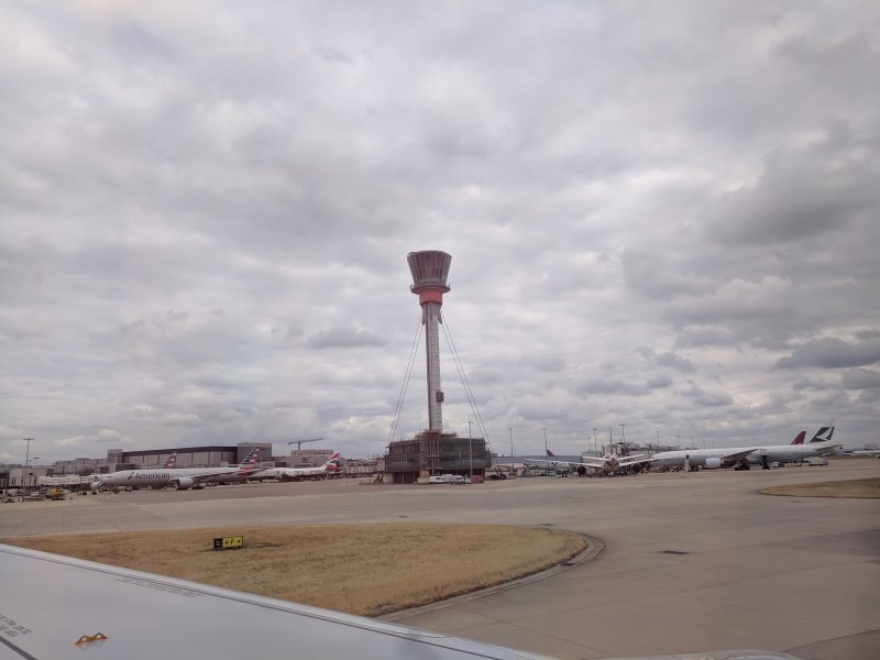While landing in London, I took another one for my Control Towers album. So far, everything's ok, so far I have no idea what awaits me.
