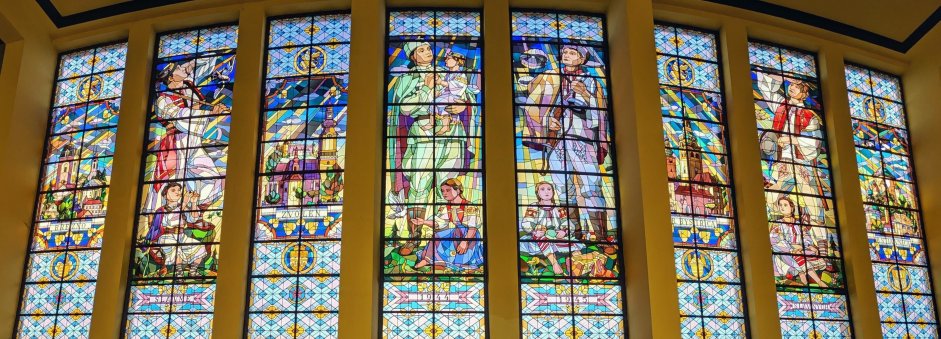 Stained glass windows at Bansk Bystrica train station (June 2019)