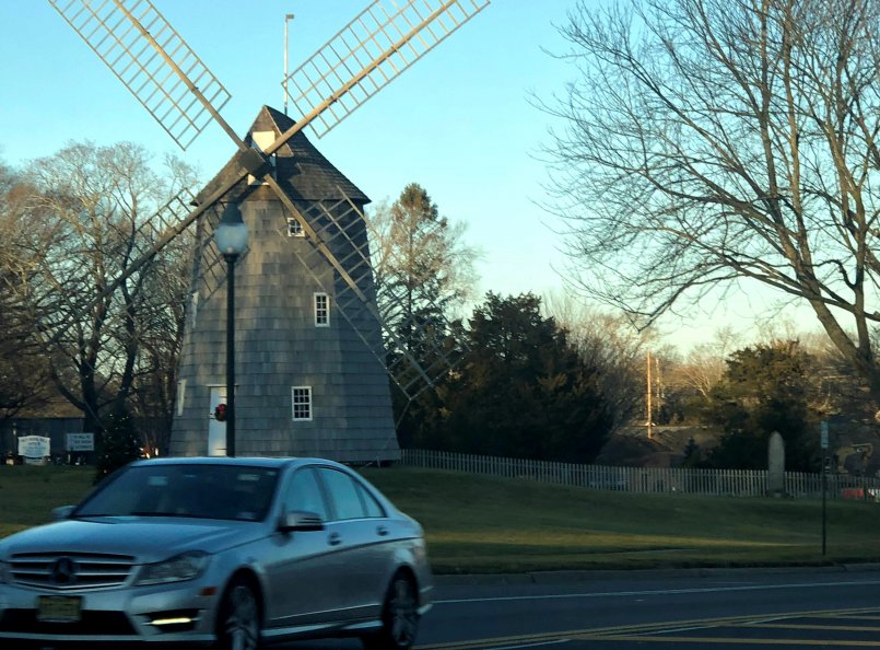 There are many preserver windmills on Long Island