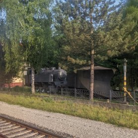 Ranným vlakom - stanica Podbrezová (Jún 2021)