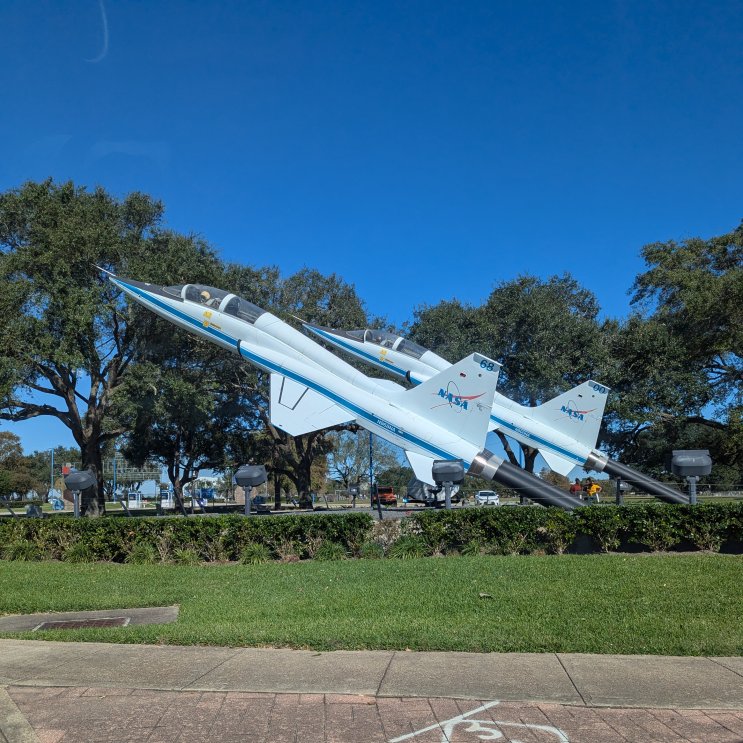 Dve sthaky pred vchodom - Northrop T-38 Talon