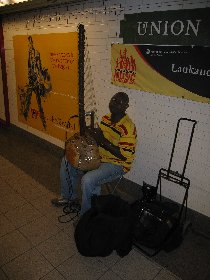 Kora player (September 2006) Kora player (September 2006)