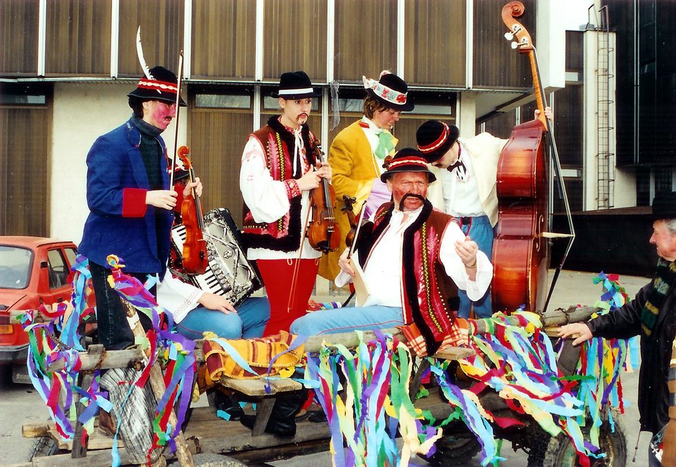 Folk ensamble Hron picture 1923