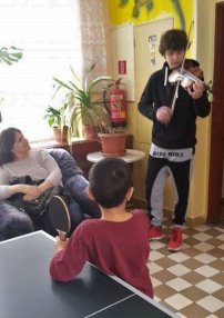 Krízové stredisko pre deti a osamelých rodičov (February 2016) Krízové stredisko pre deti a osamelých rodičov (February 2016)
